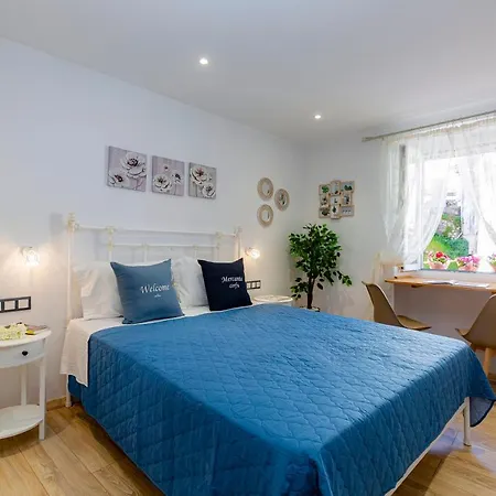 Mercante Studio Corfu * Corfu (city)