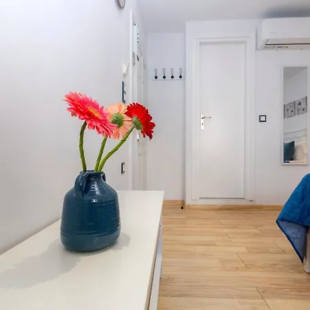 Mercante Studio Corfu * Corfu (city)