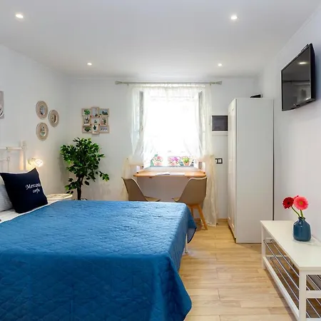 Mercante Studio Corfu * Corfu (city)