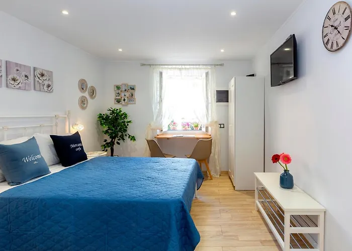 Mercante Studio Corfu * Corfu (city)